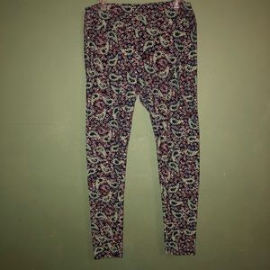 LuLaRoe Tall and Curvy Leggings